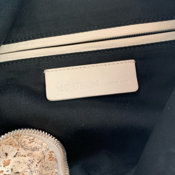 Alexander McQueen De Manta Clutch - Picture 4 of 6